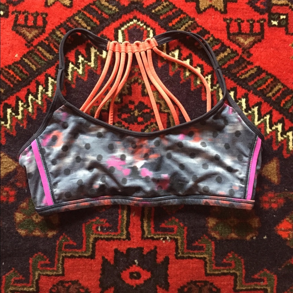 SOLD!! Lululemon lighten up bra 6